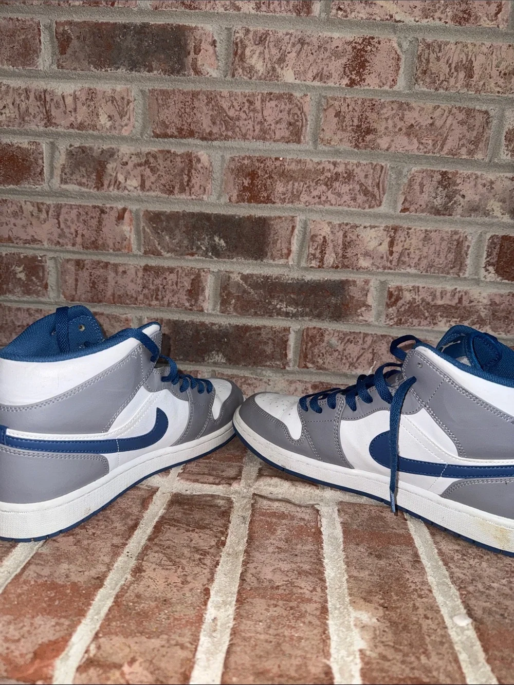 Men’s Jordan 1 mid “cement true blue” Sneakers size 10.5